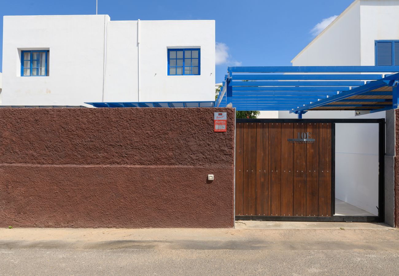 Casa adosada en Playa Blanca - Casa O Náutico Laxe con Jacuzzi